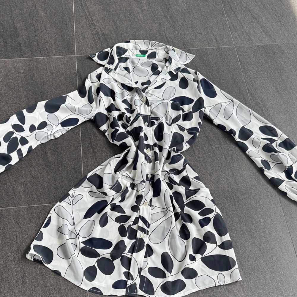 United Colors Of Benetton Black & White Leaf-Print Trench Shirt Coat
